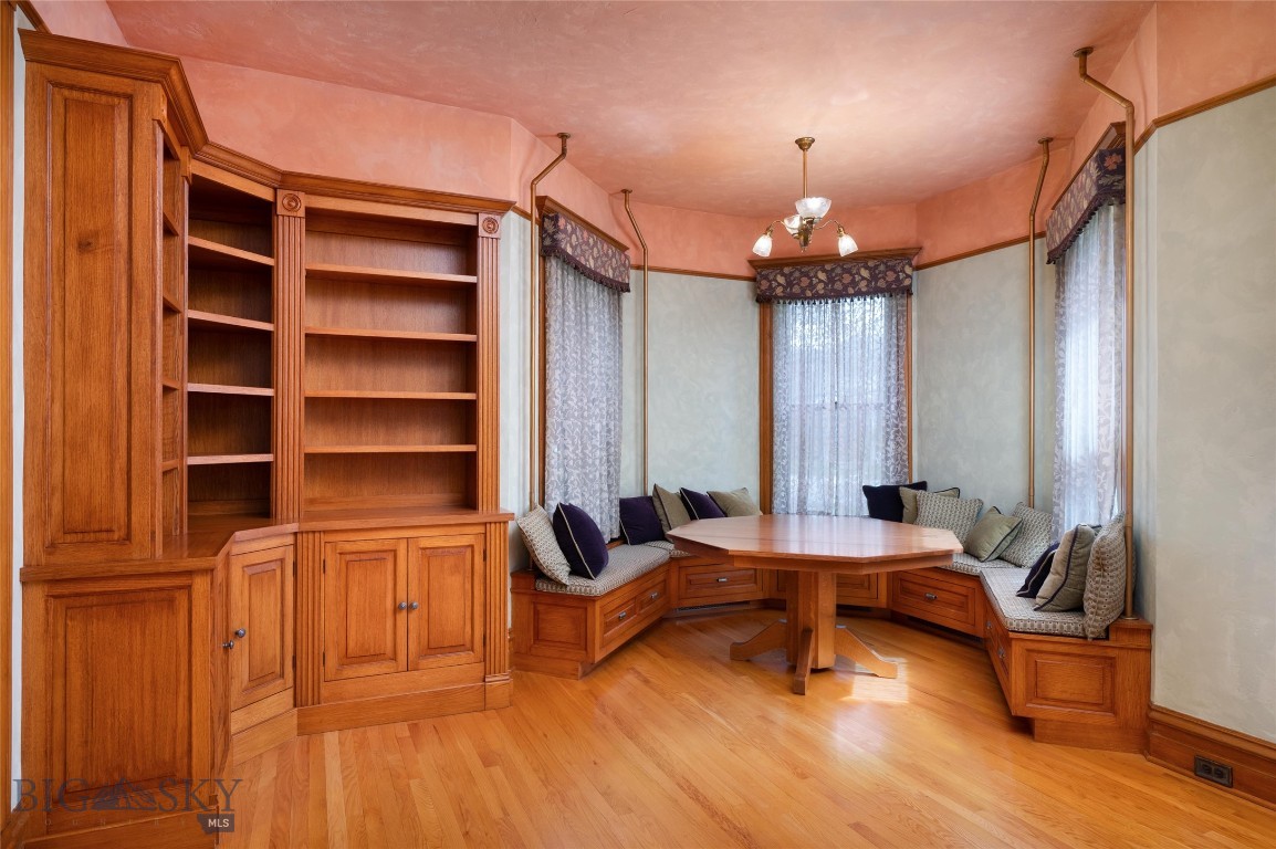 319 S 3rd Avenue Property Photo 6