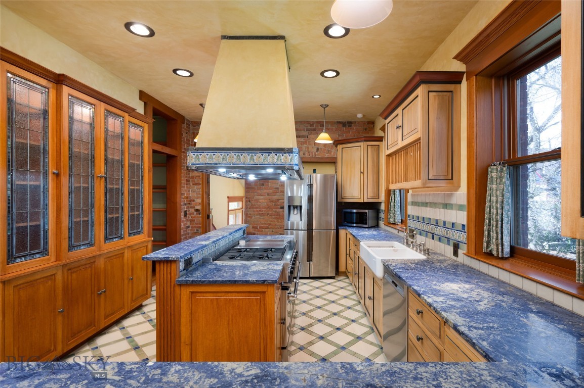 319 S 3rd Avenue Property Photo 12