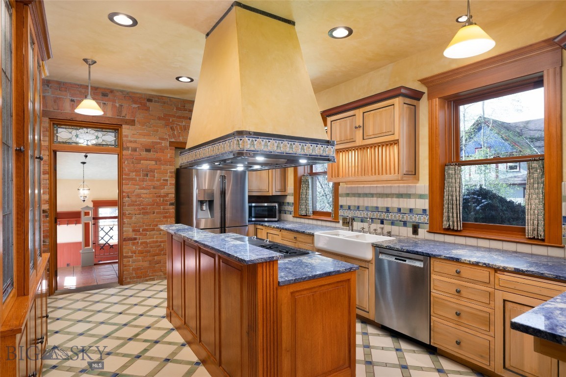 319 S 3rd Avenue Property Photo 13