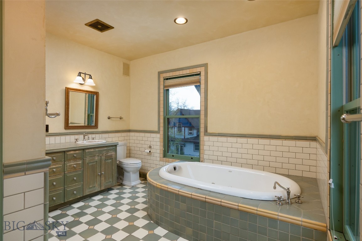 319 S 3rd Avenue Property Photo 18