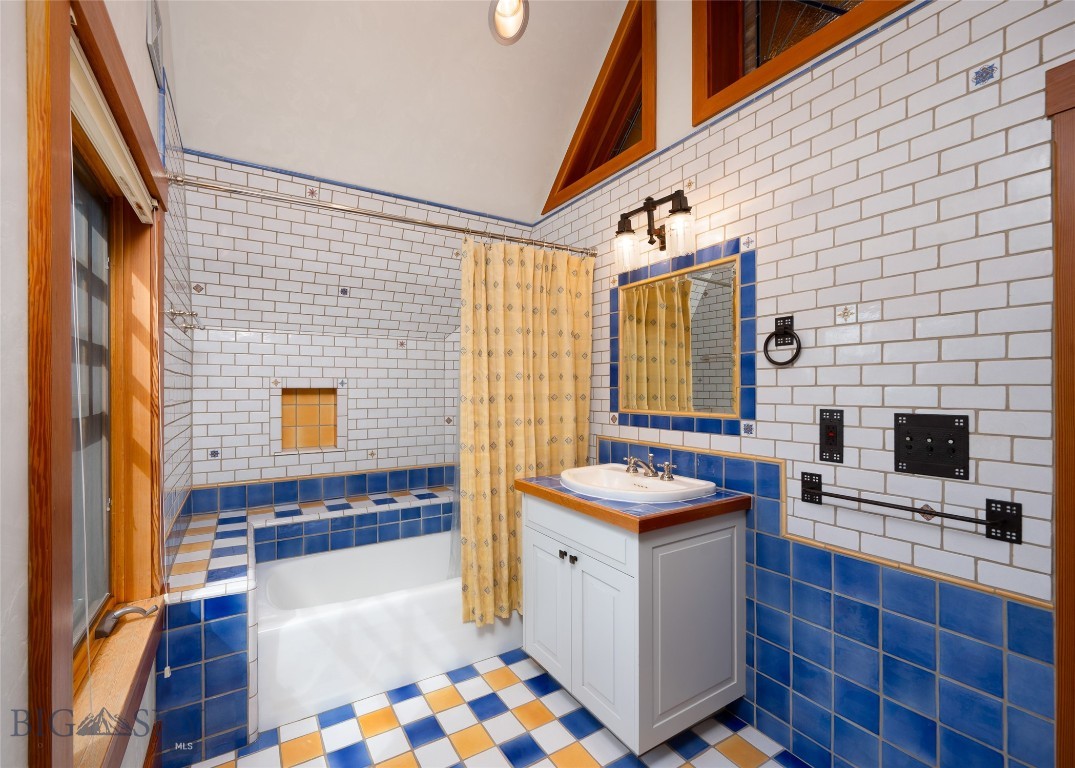 319 S 3rd Avenue Property Photo 35