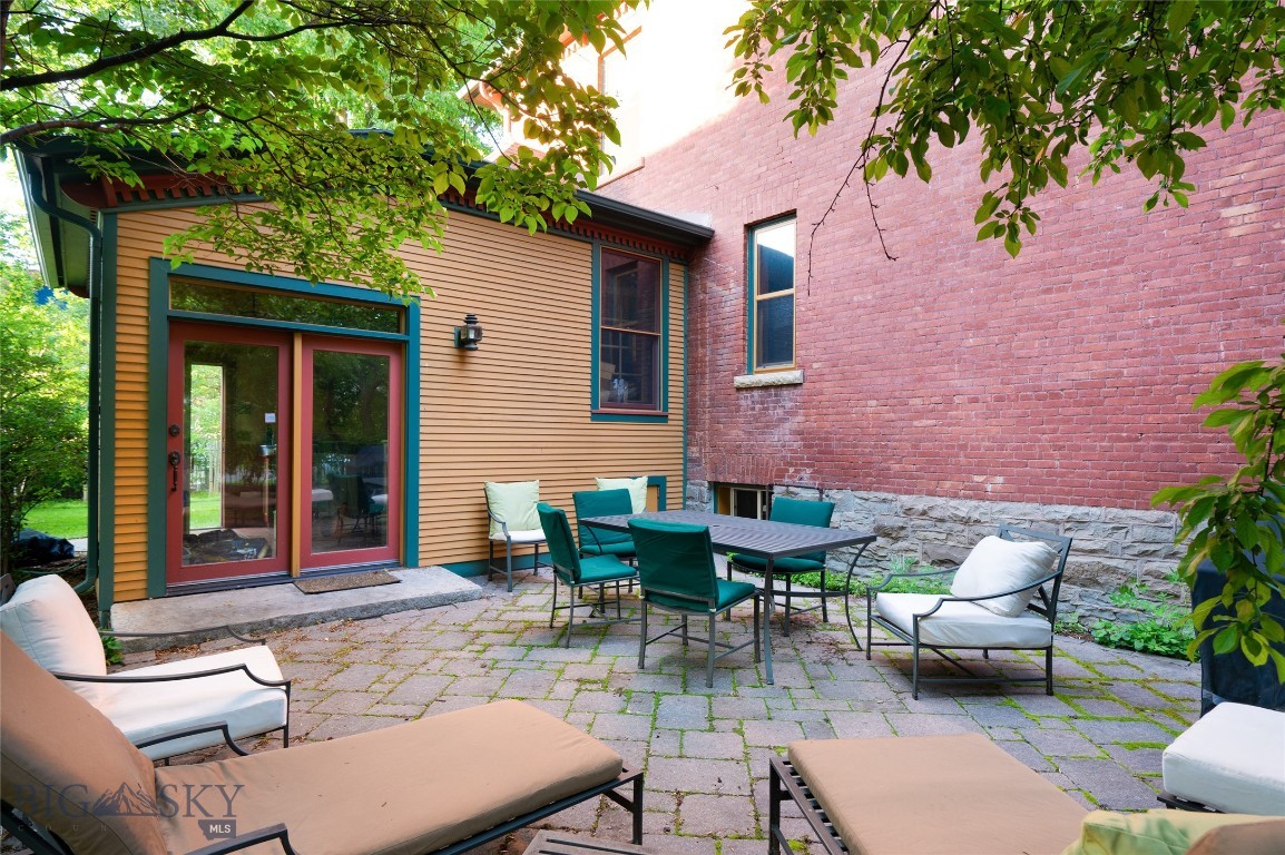 319 S 3rd Avenue Property Photo 37