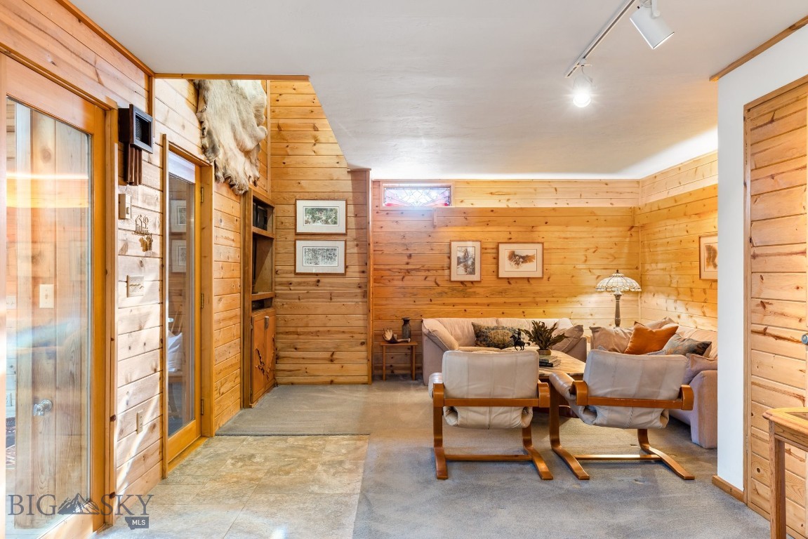 2555 Little Coyote Road Property Photo 7