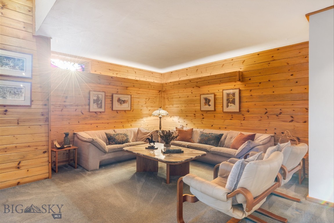 2555 Little Coyote Road Property Photo 8