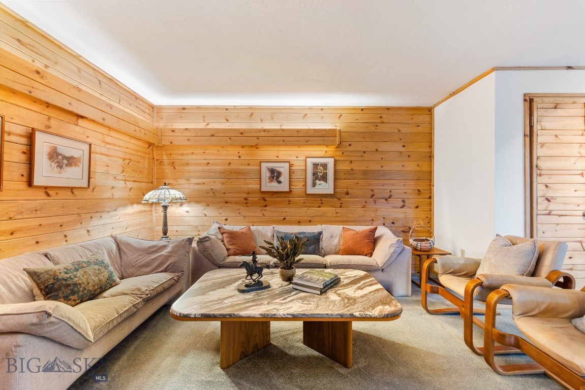 2555 Little Coyote Road Property Photo 9