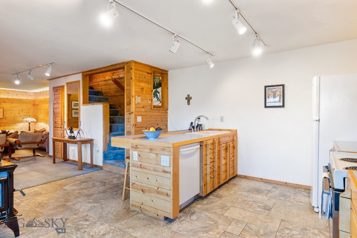 2555 Little Coyote Road Property Photo 13