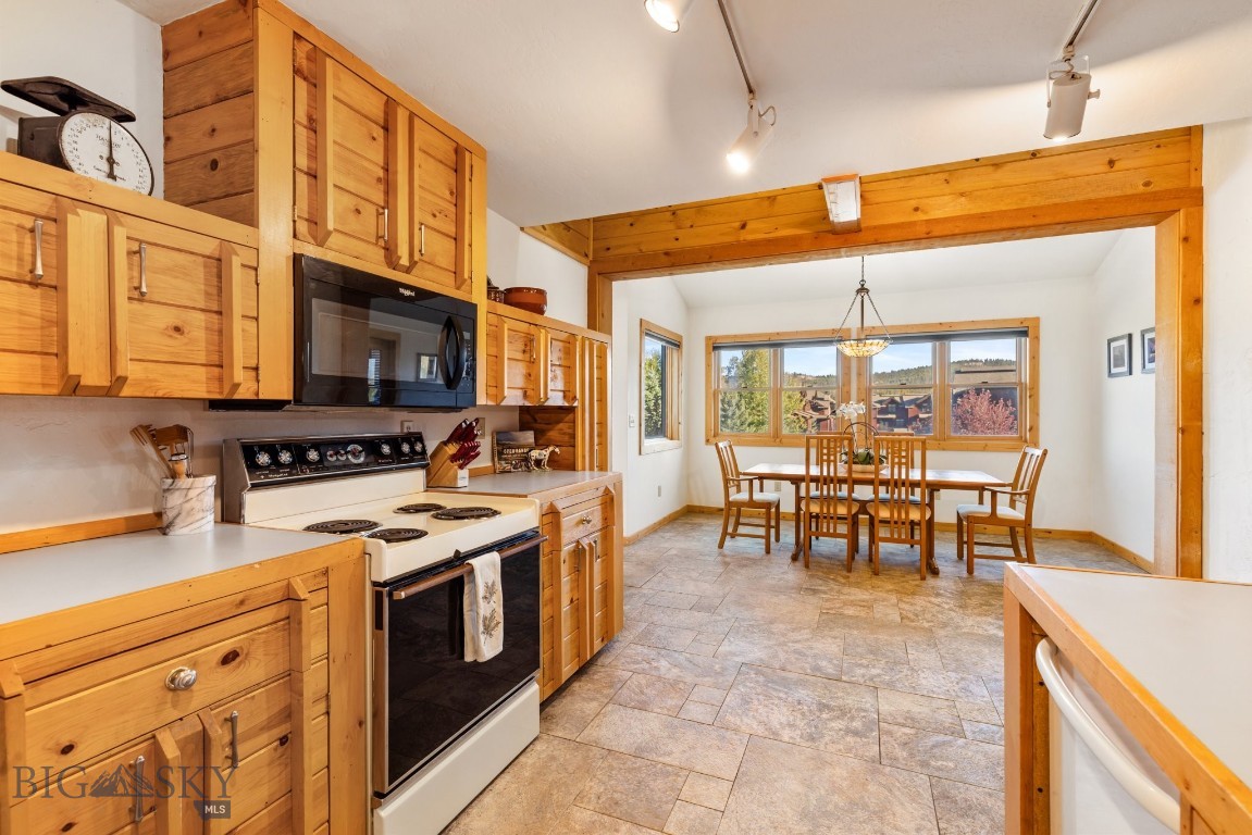 2555 Little Coyote Road Property Photo 15