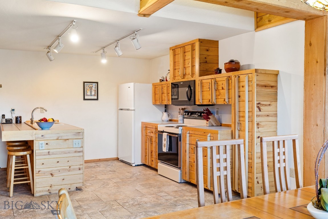 2555 Little Coyote Road Property Photo 17