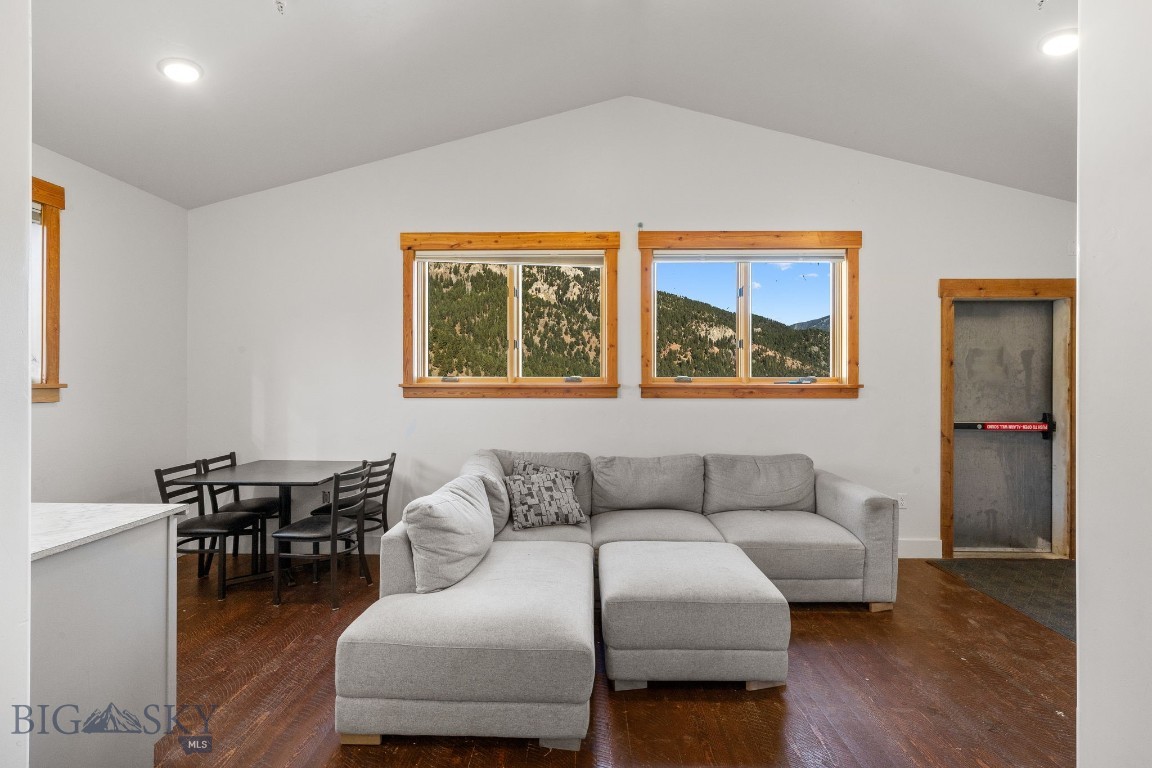 48 Market Place Property Photo 42