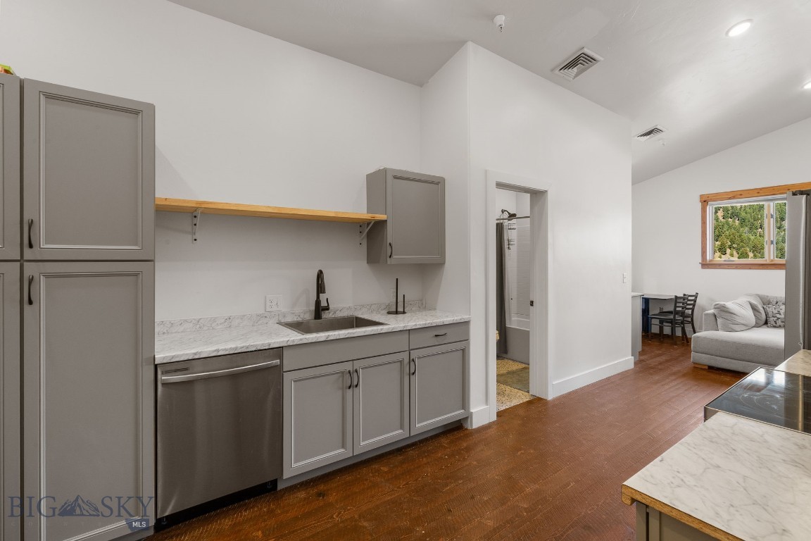 48 Market Place Property Photo 46