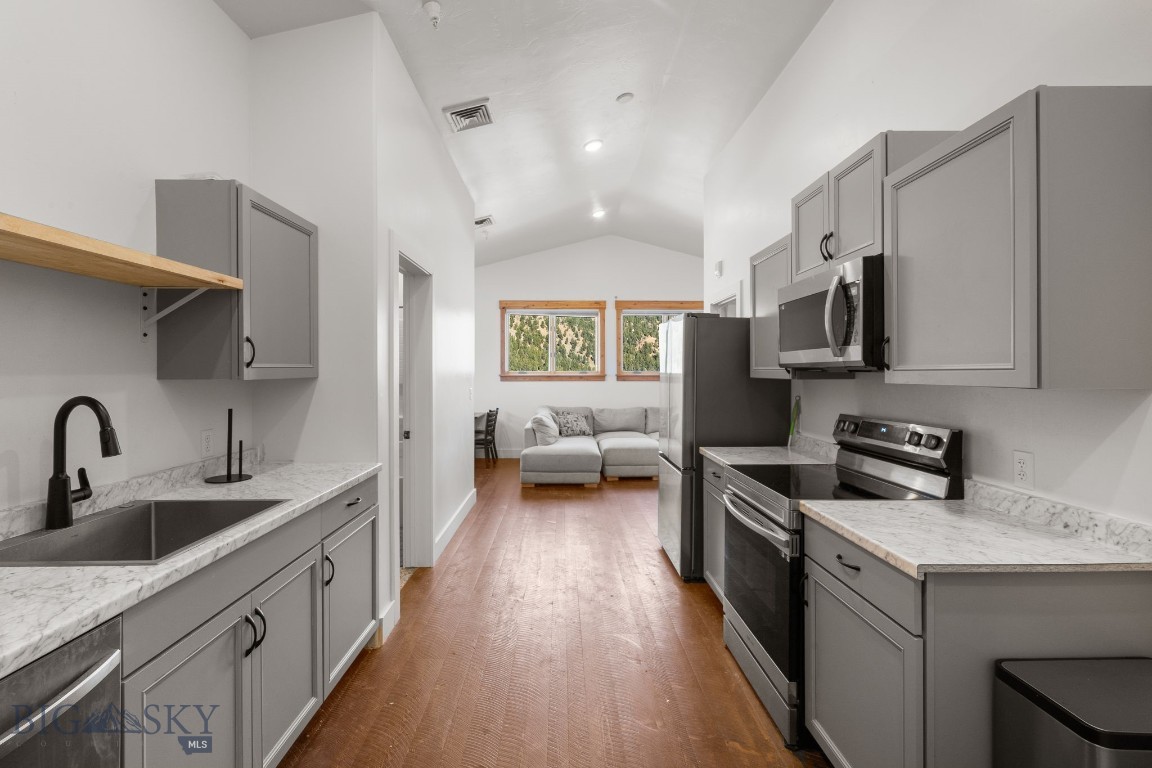 48 Market Place Property Photo 47