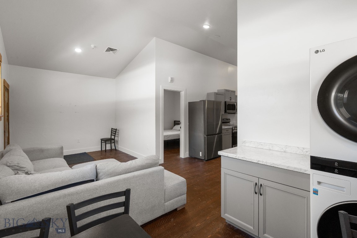 48 Market Place Property Photo 52