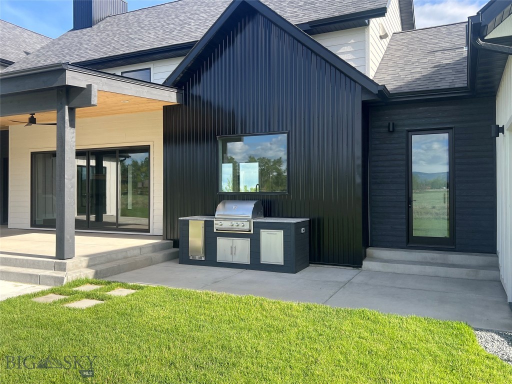 60 Mcgoo Way Property Photo 11