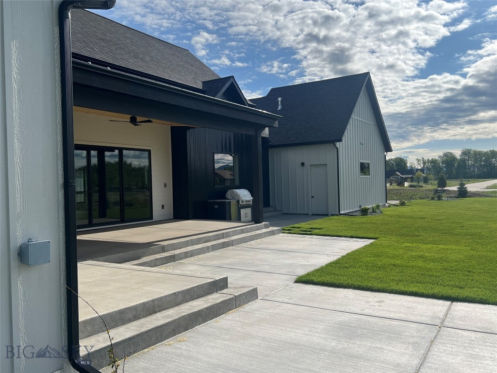60 Mcgoo Way Property Photo 12