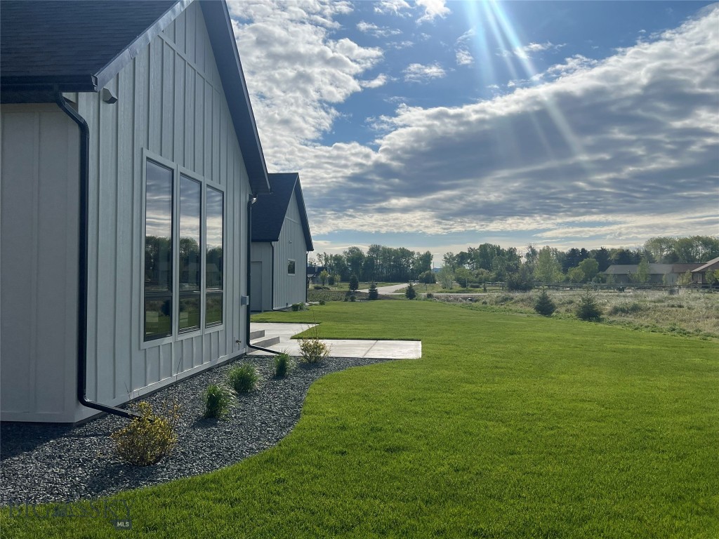 60 Mcgoo Way Property Photo 13