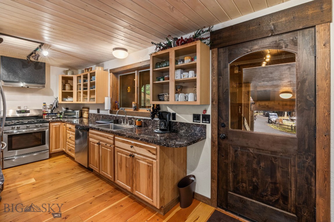 708 Us Highway 212 W Property Photo 16