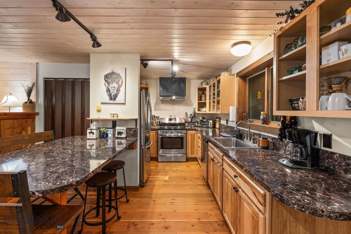 708 Us Highway 212 W Property Photo 17