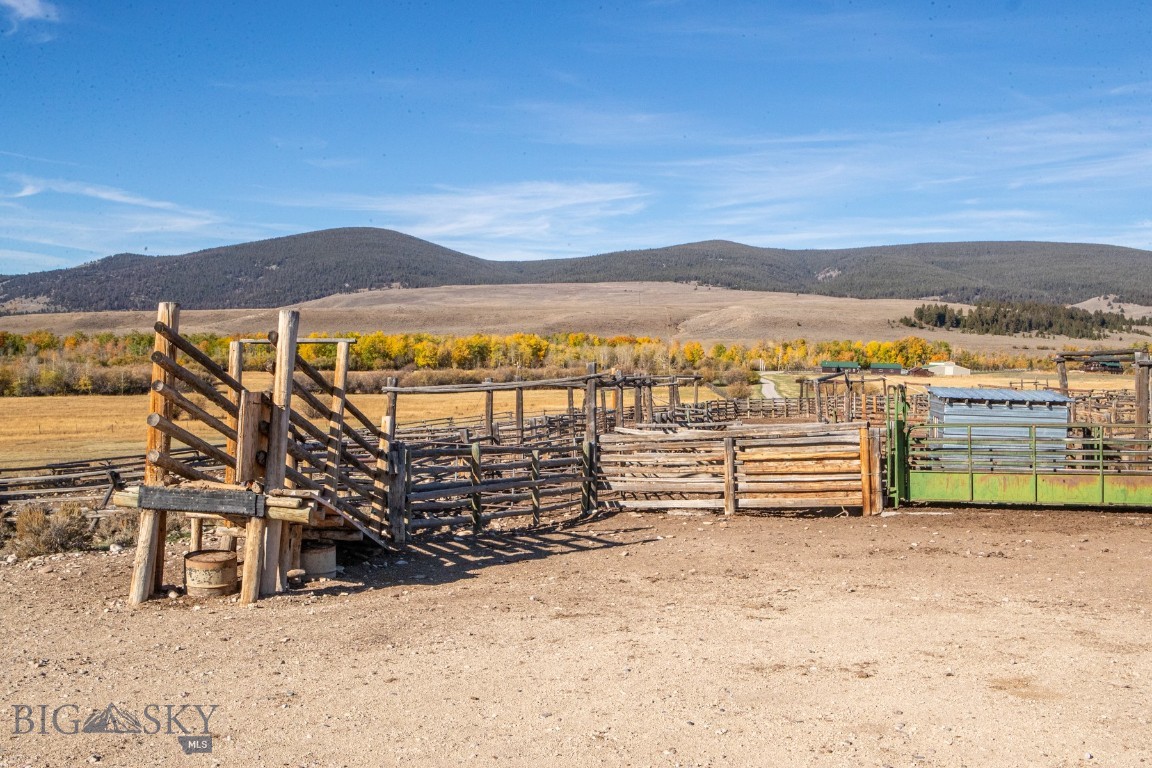 3007 Coyote Creek Property Photo 40
