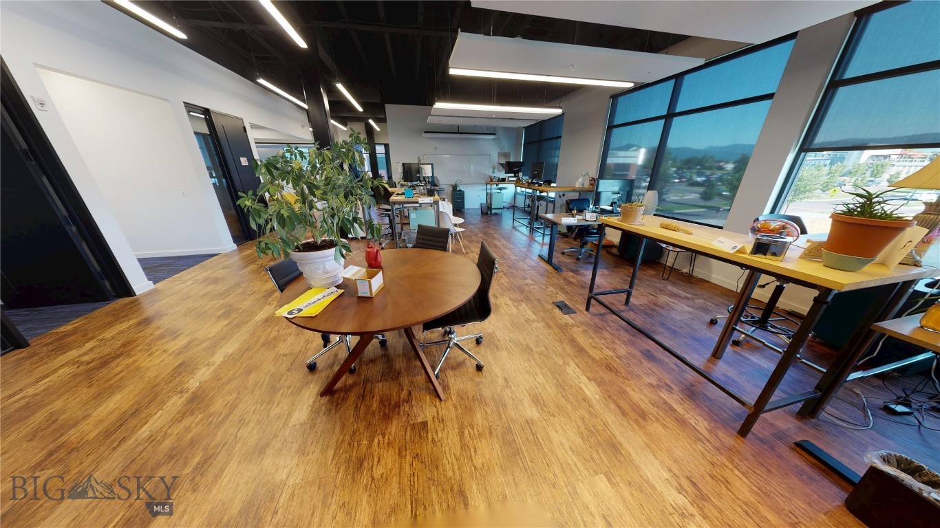 4555 Valley Commons 2a Property Photo 9