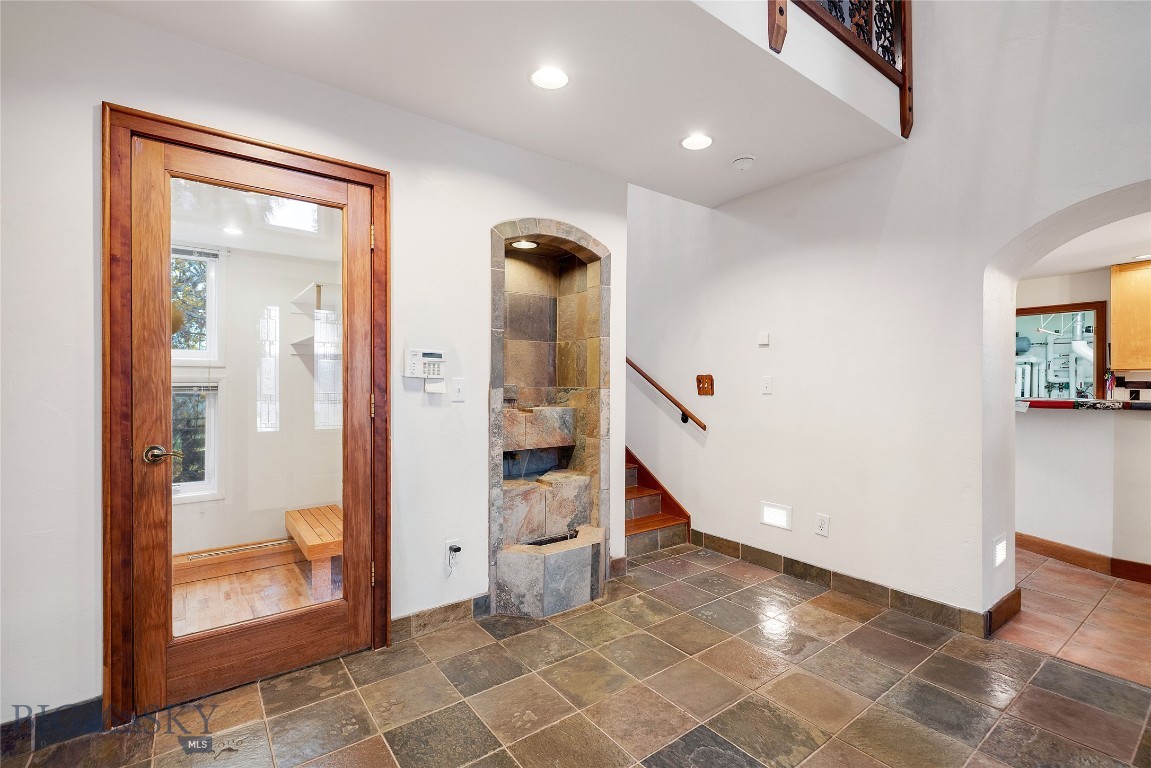 405 Ice Pond Property Photo 12
