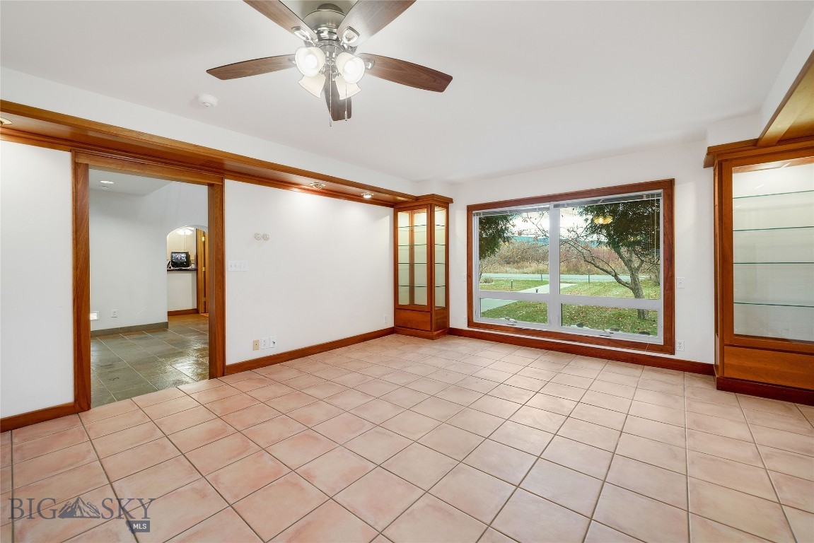 405 Ice Pond Property Photo 20