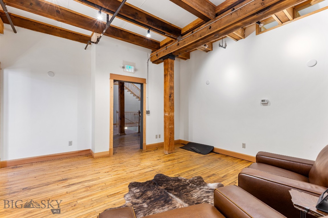 612 E Main B Property Photo 15