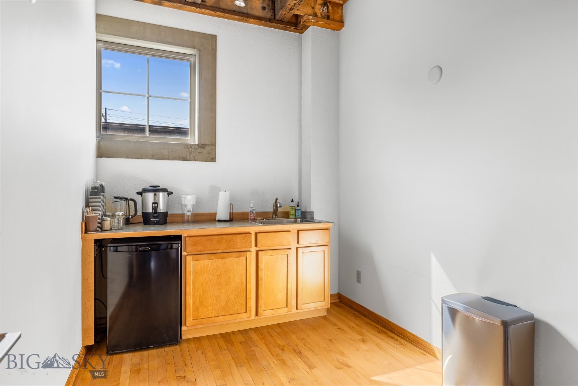 612 E Main B Property Photo 16