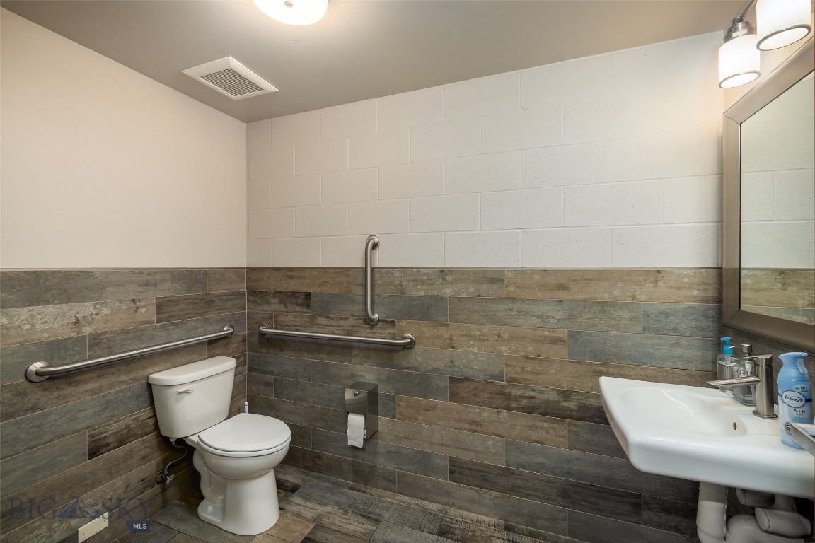 131 W Main Street D2 Property Photo 21