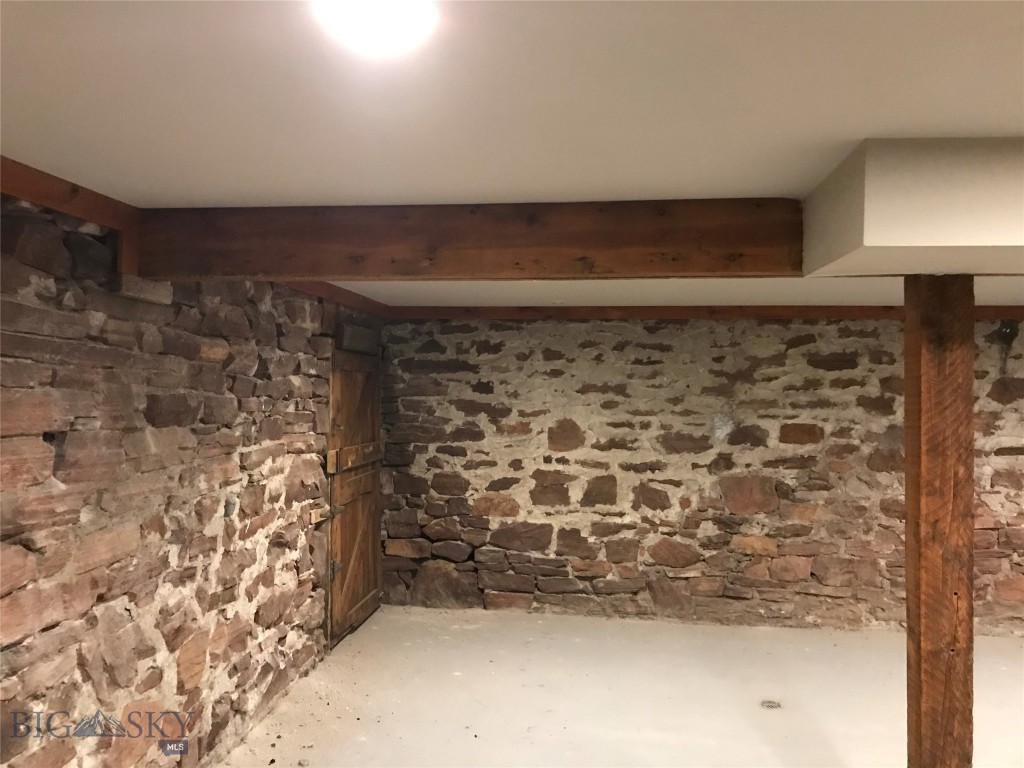 23 W Main Street Property Photo 5