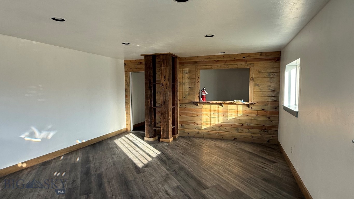 23 High K B Property Photo 7