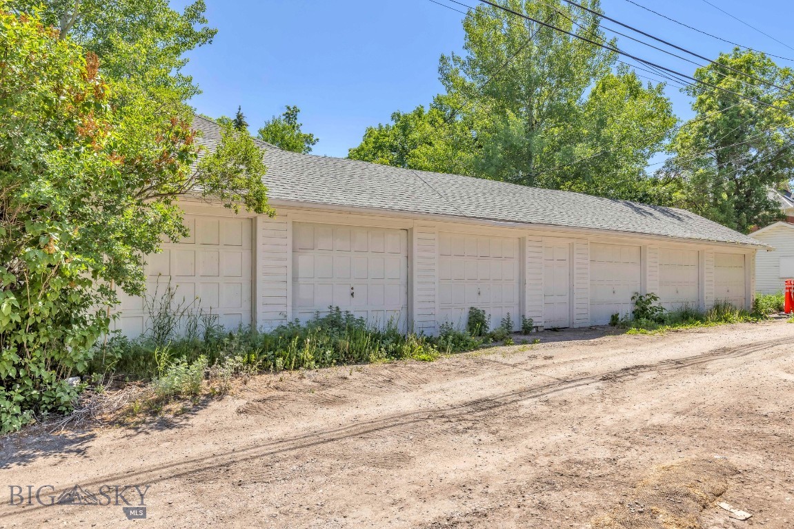 401 S Grand Property Photo 8