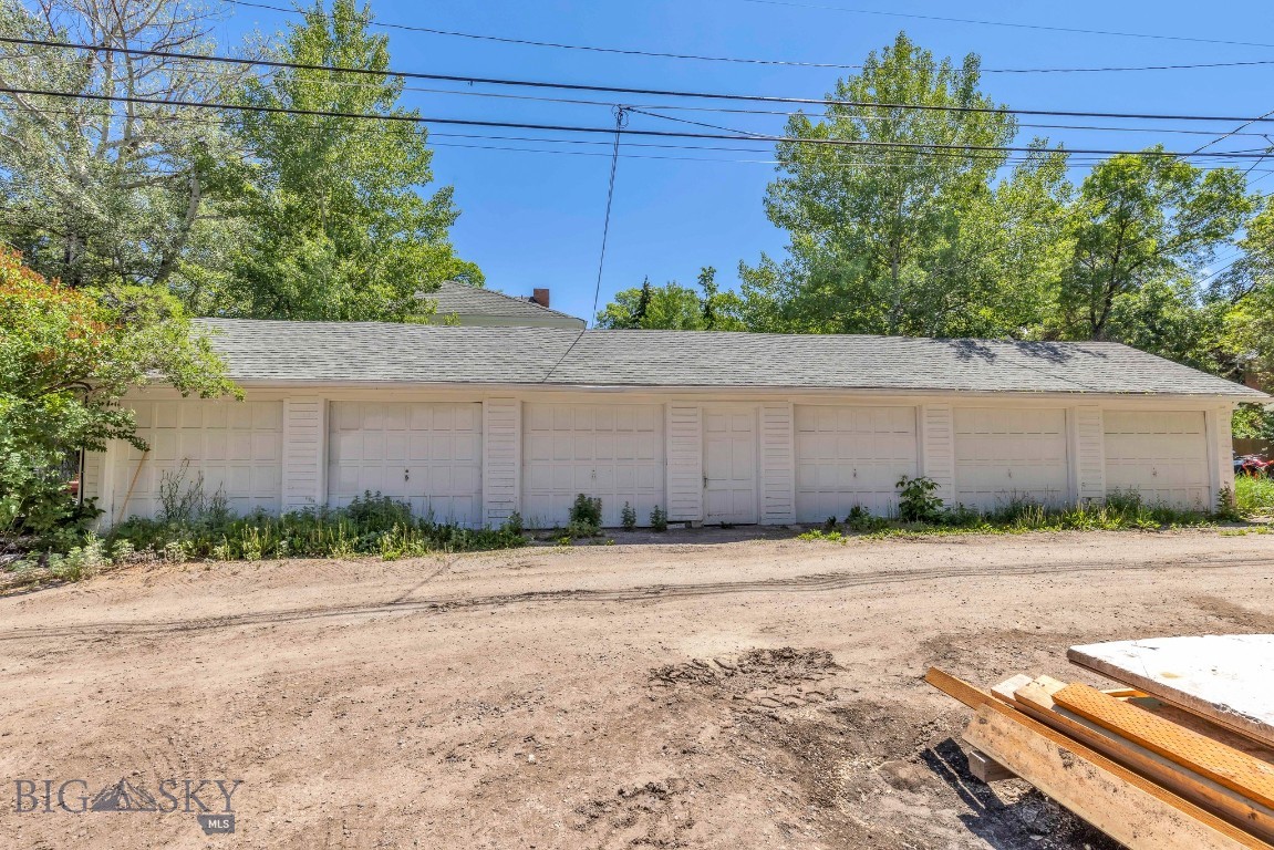 401 S Grand Property Photo 9