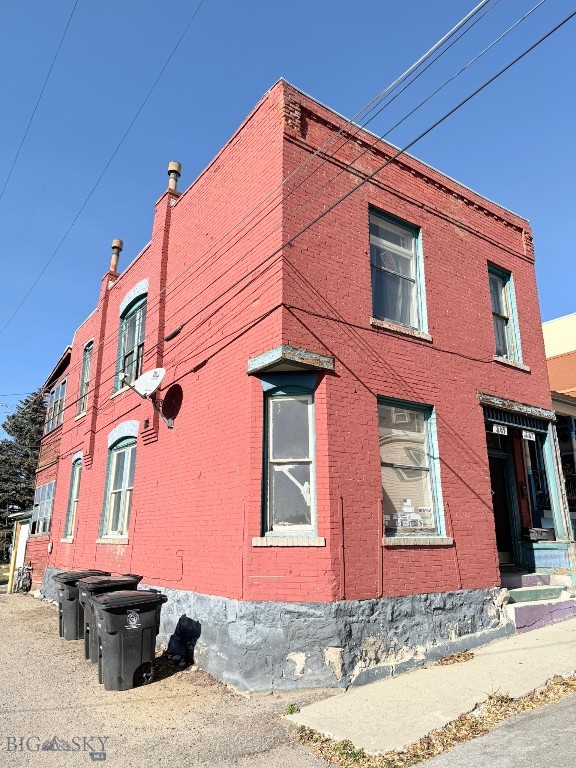207 S Crystal Property Photo 1