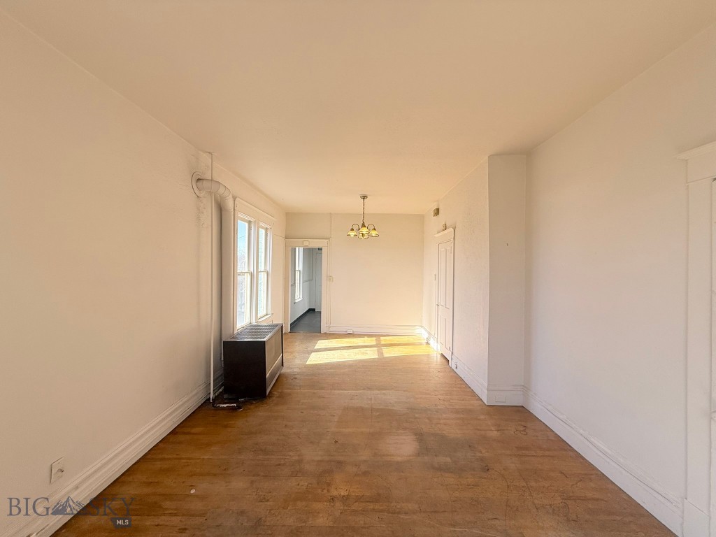 207 S Crystal Property Photo 3
