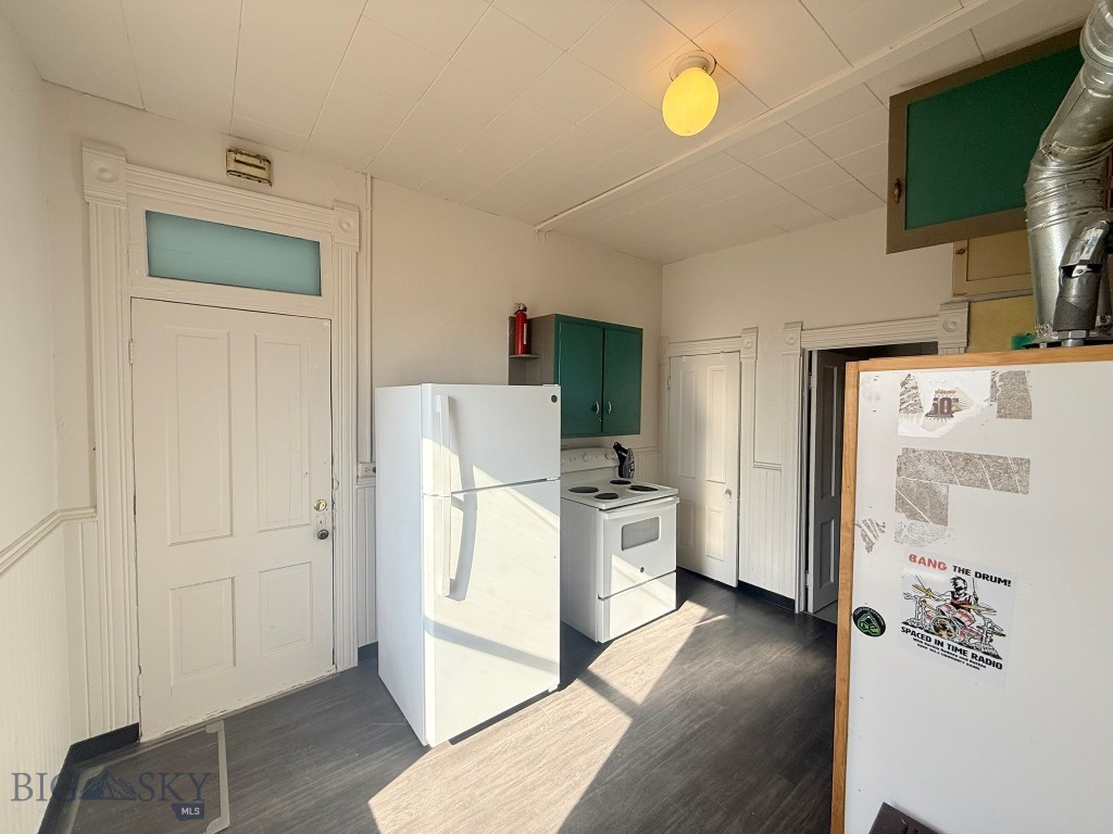 207 S Crystal Property Photo 5