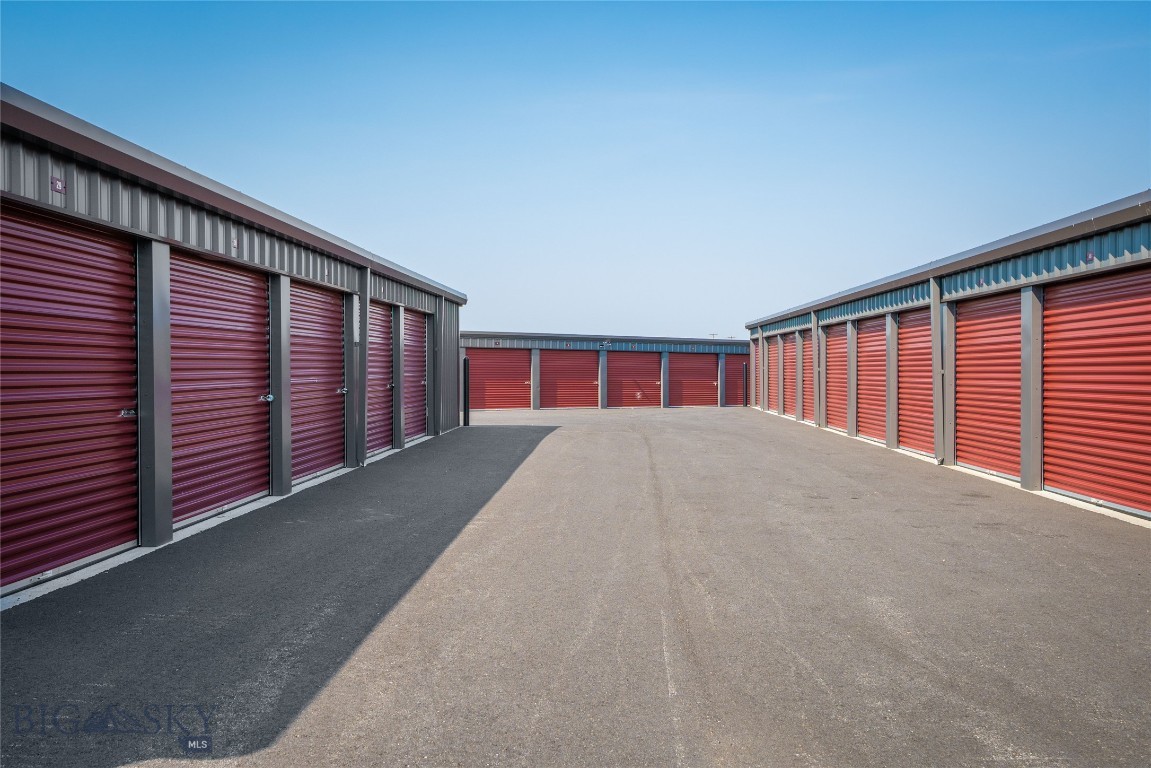 35 Rolling Prairie Way Property Photo 3