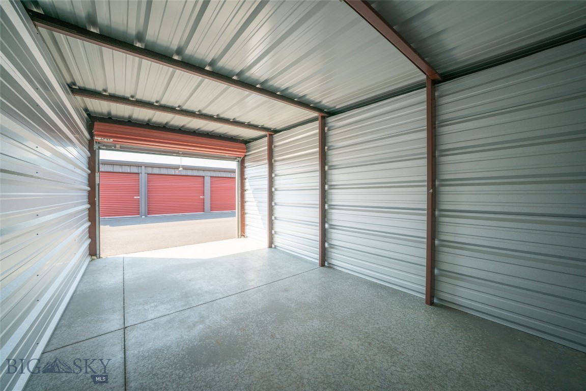 35 Rolling Prairie Way Property Photo 11