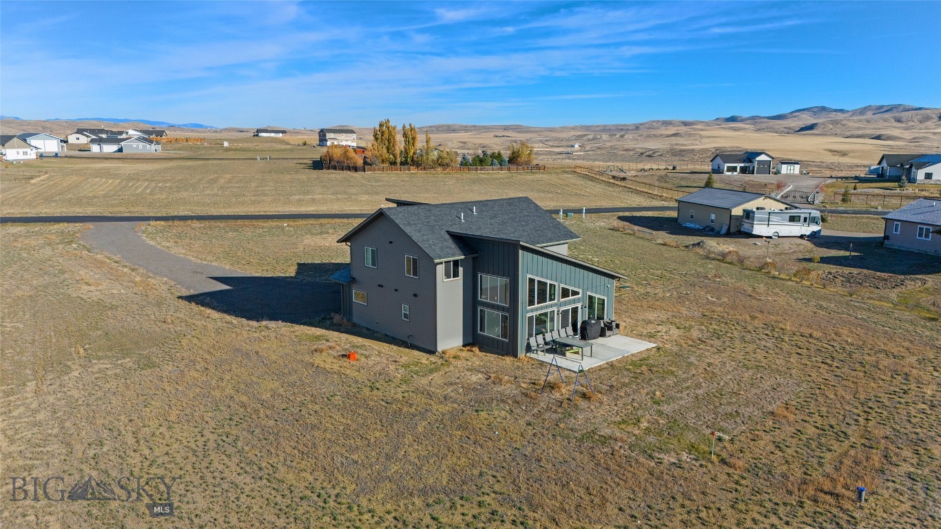 53 Starview Drive Property Photo 5