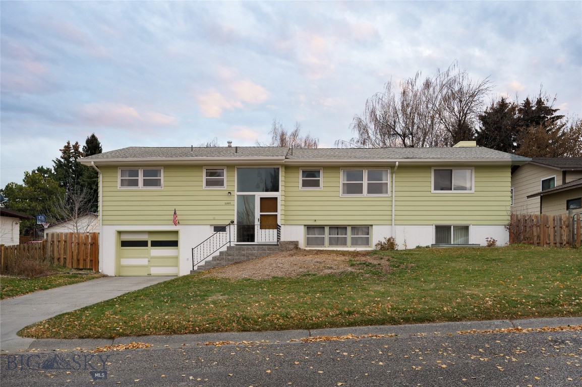 1140 N Cedarview Drive Property Photo 1