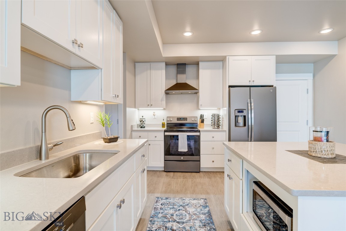 1295 Thomas Drive 203 Property Photo 1