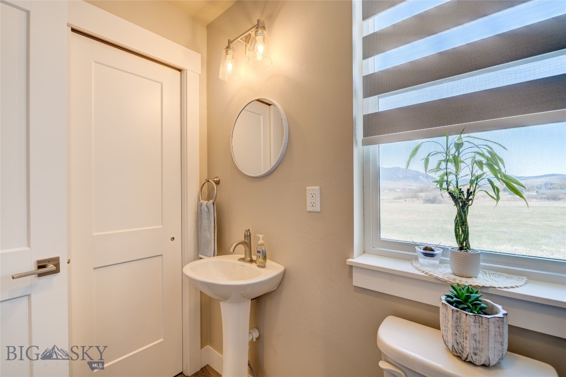 1295 Thomas Drive 203 Property Photo 23