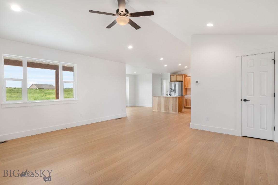36 W Overland Trail Property Photo 9