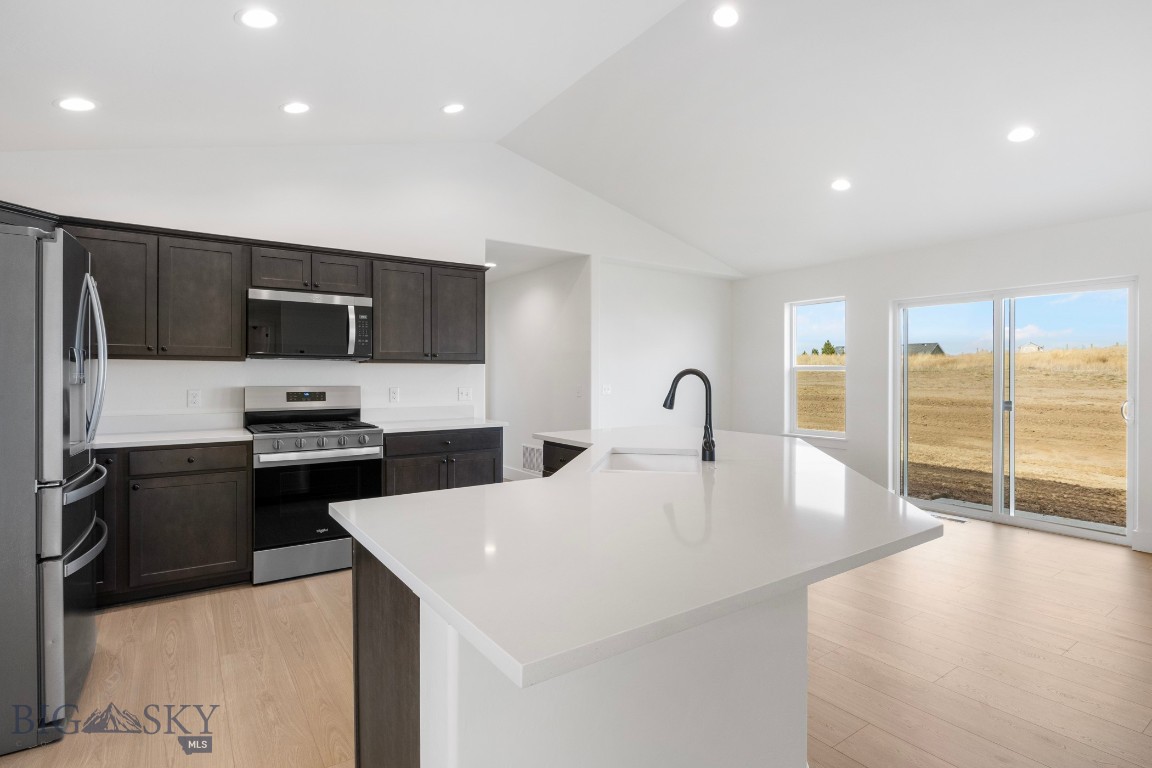 22 W Overland Trail Property Photo 4