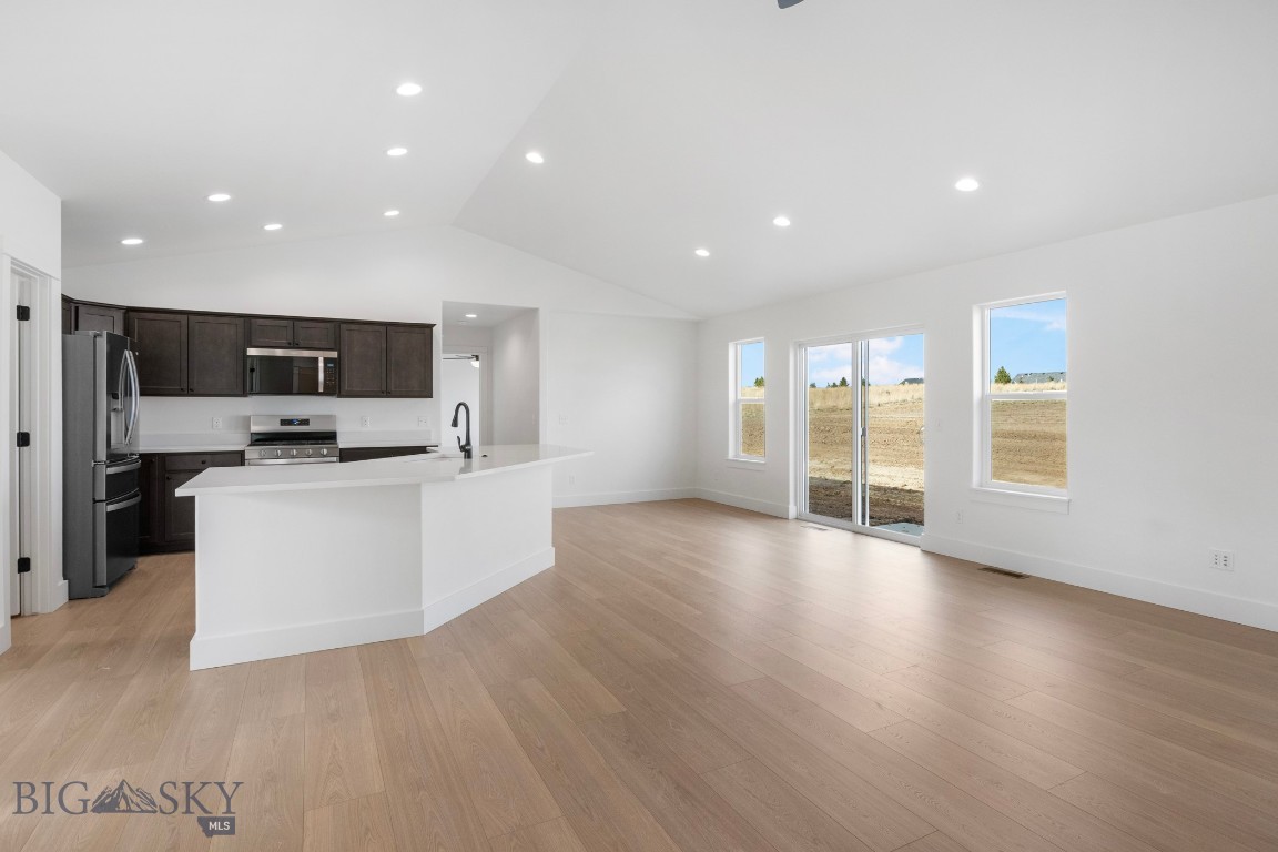 22 W Overland Trail Property Photo 6