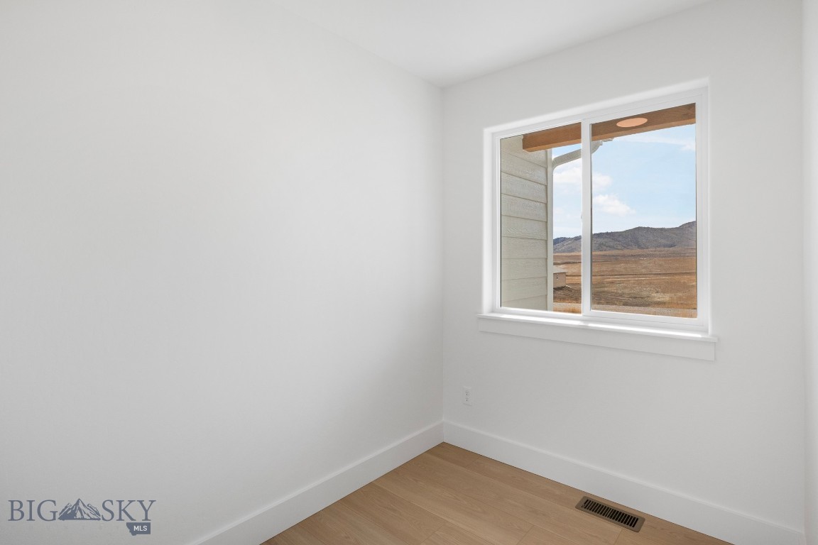 22 W Overland Trail Property Photo 11