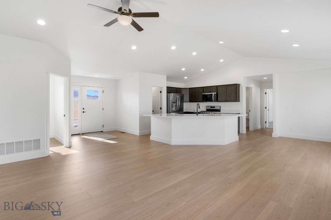22 W Overland Trail Property Photo 15