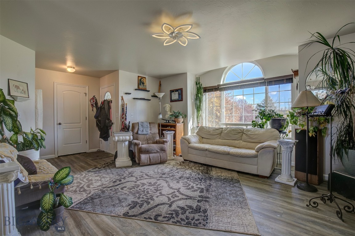 3 Mineral Avenue Property Photo 9