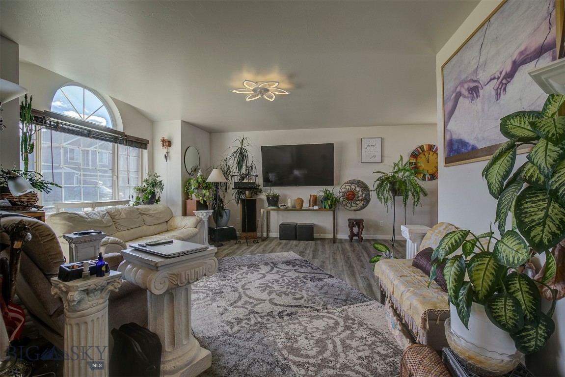 3 Mineral Avenue Property Photo 10