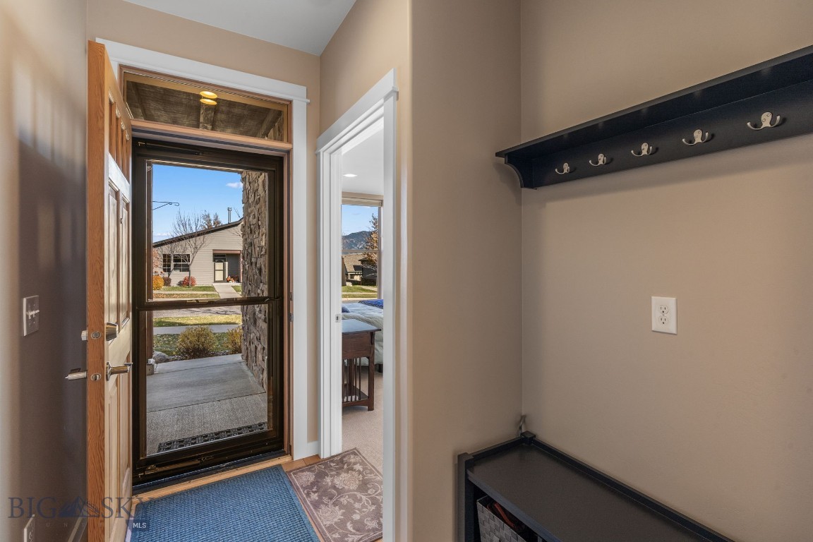 950 Josephine Drive Property Photo 6