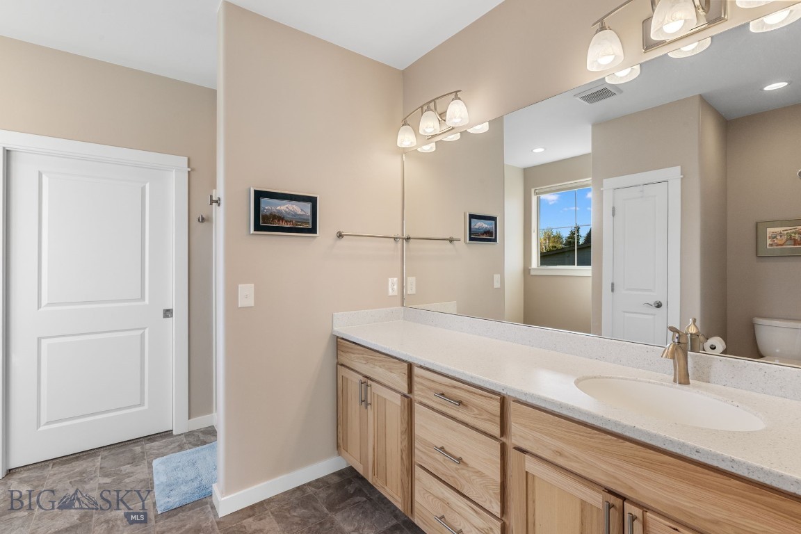 950 Josephine Drive Property Photo 11